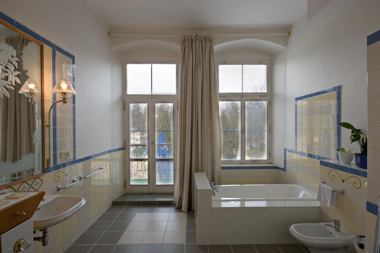 Hotel Three Lilies Inkl Aquaforum Františkovy Lázně Eksteriør bilde