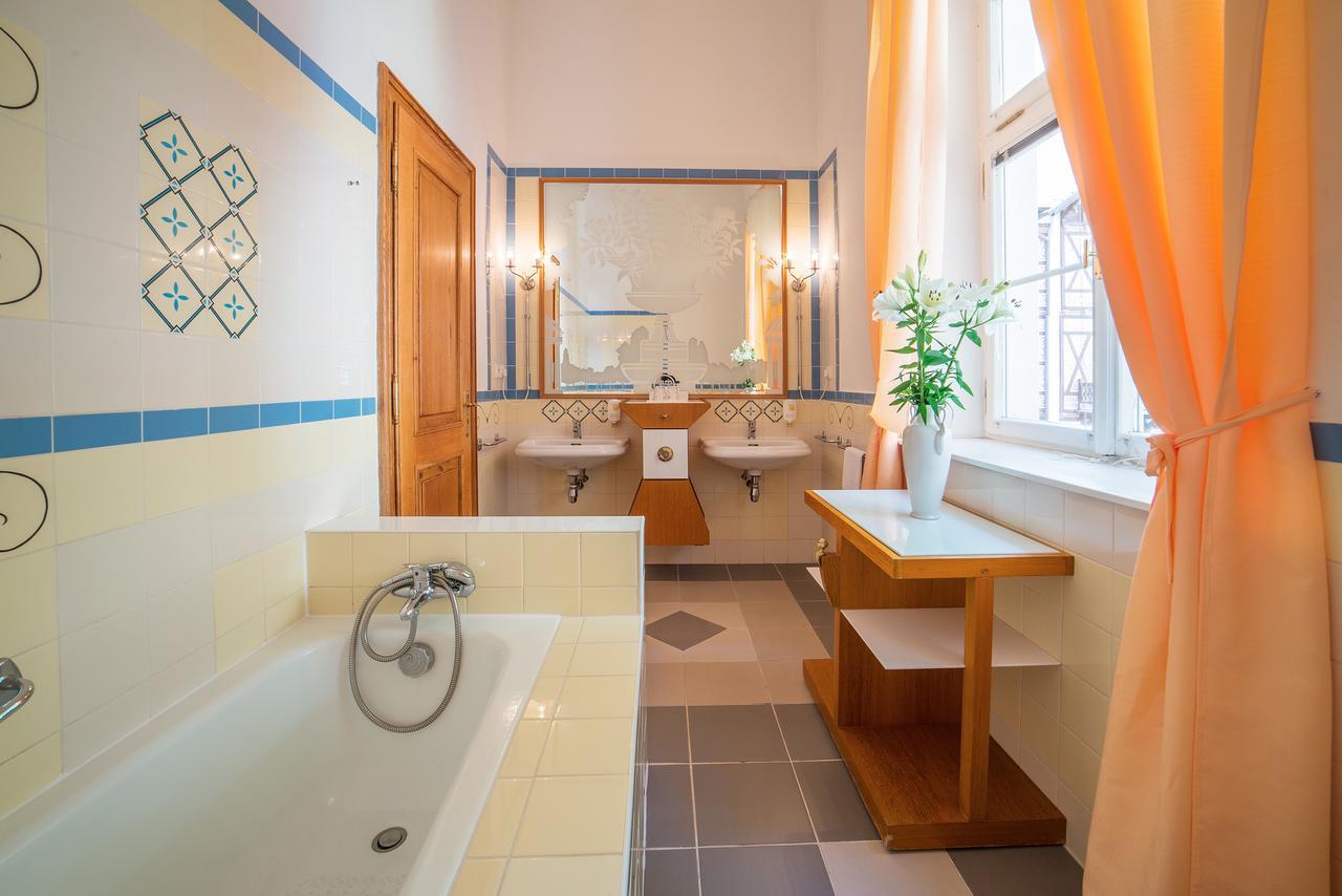 Hotel Three Lilies Inkl Aquaforum Františkovy Lázně Eksteriør bilde
