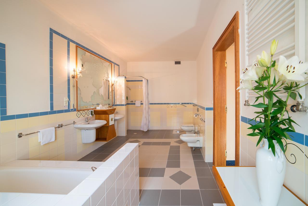 Hotel Three Lilies Inkl Aquaforum Františkovy Lázně Eksteriør bilde