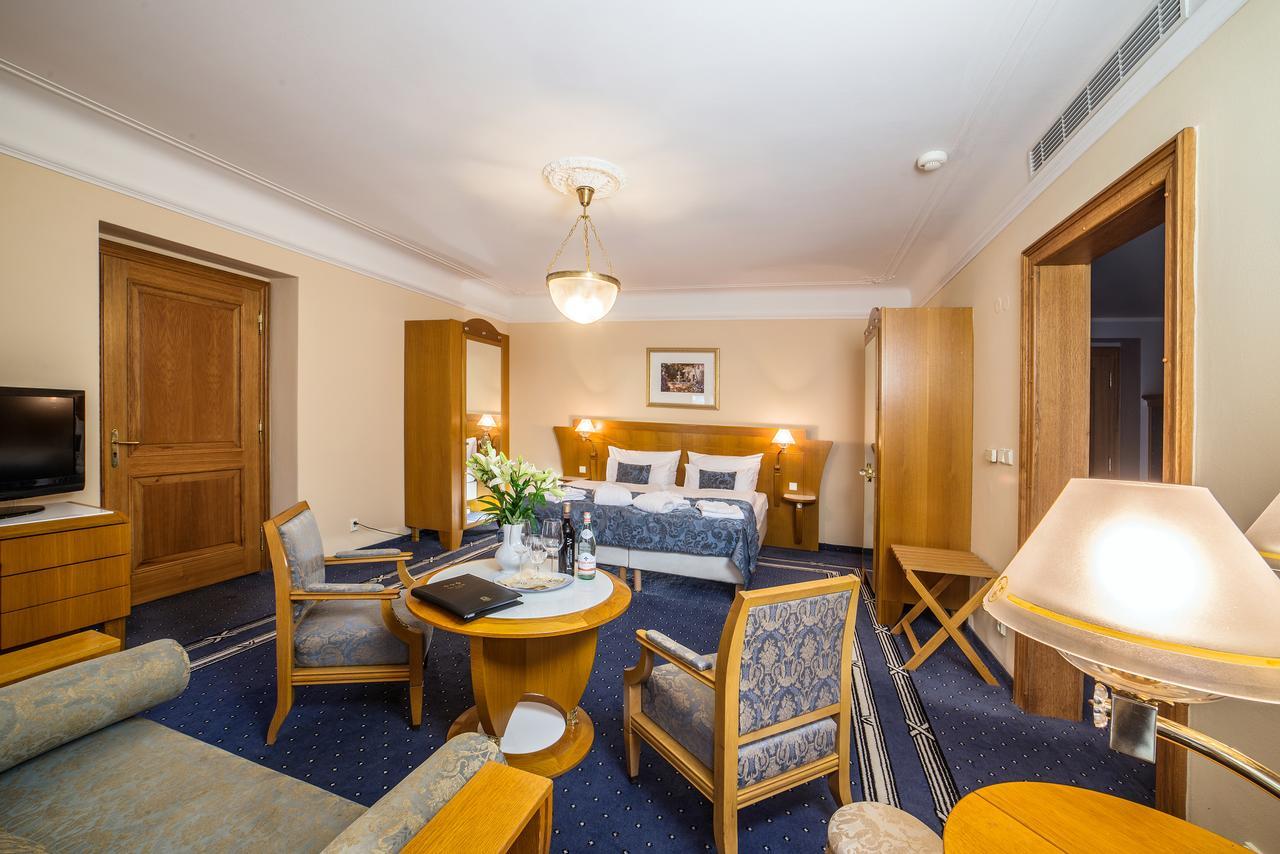 Hotel Three Lilies Inkl Aquaforum Františkovy Lázně Eksteriør bilde